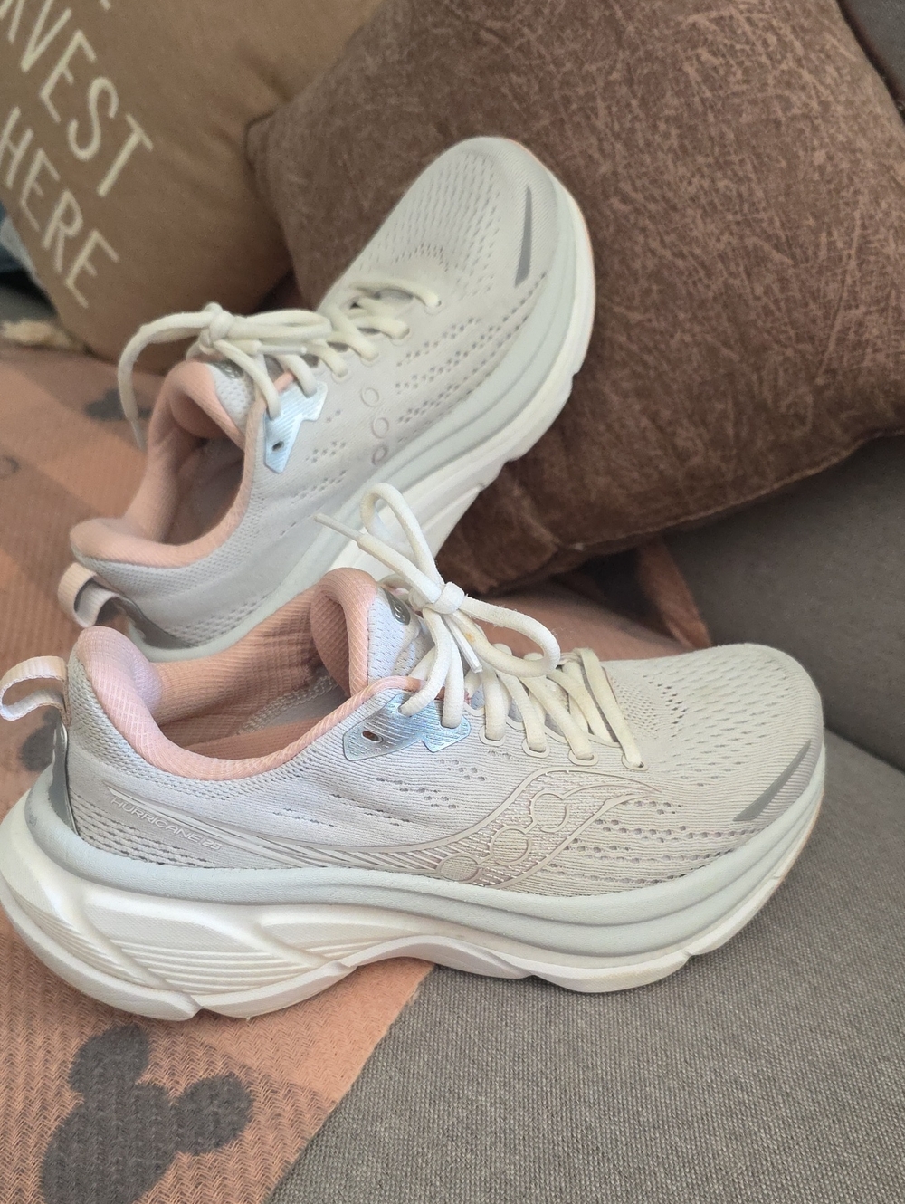 Saucony Women's White-Pink Cushioned Running Sneakers
